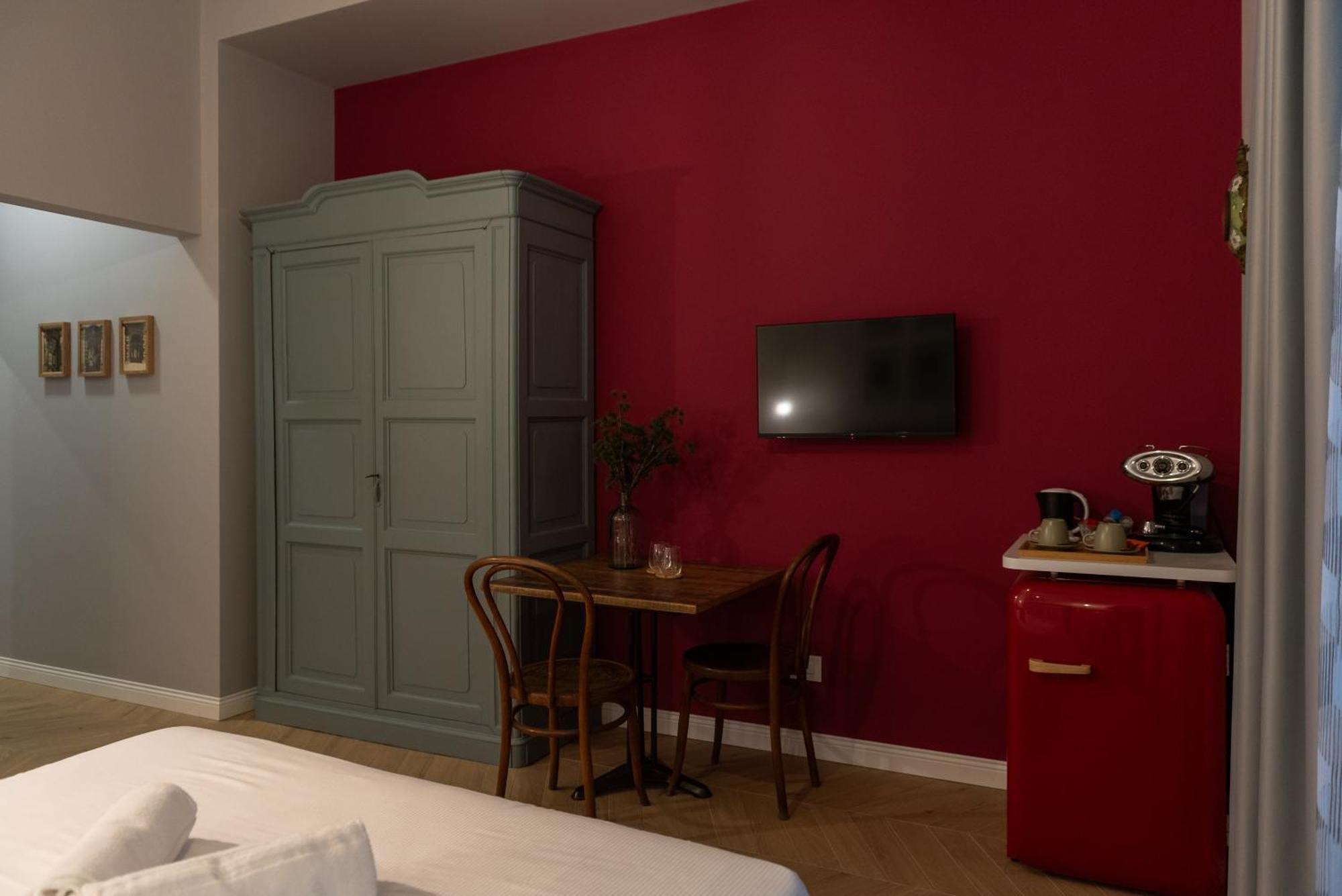 Sophia Boutique Suites Трієст Екстер'єр фото