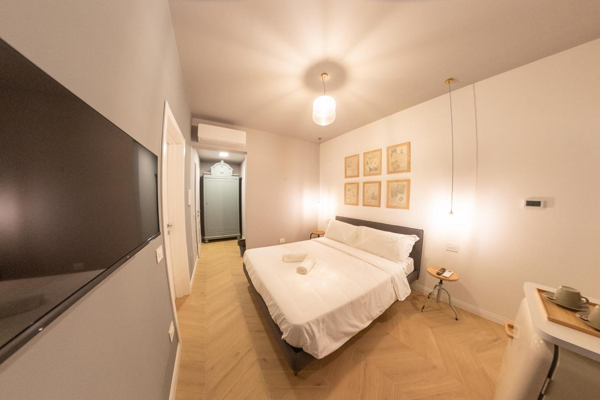 Sophia Boutique Suites Трієст Екстер'єр фото