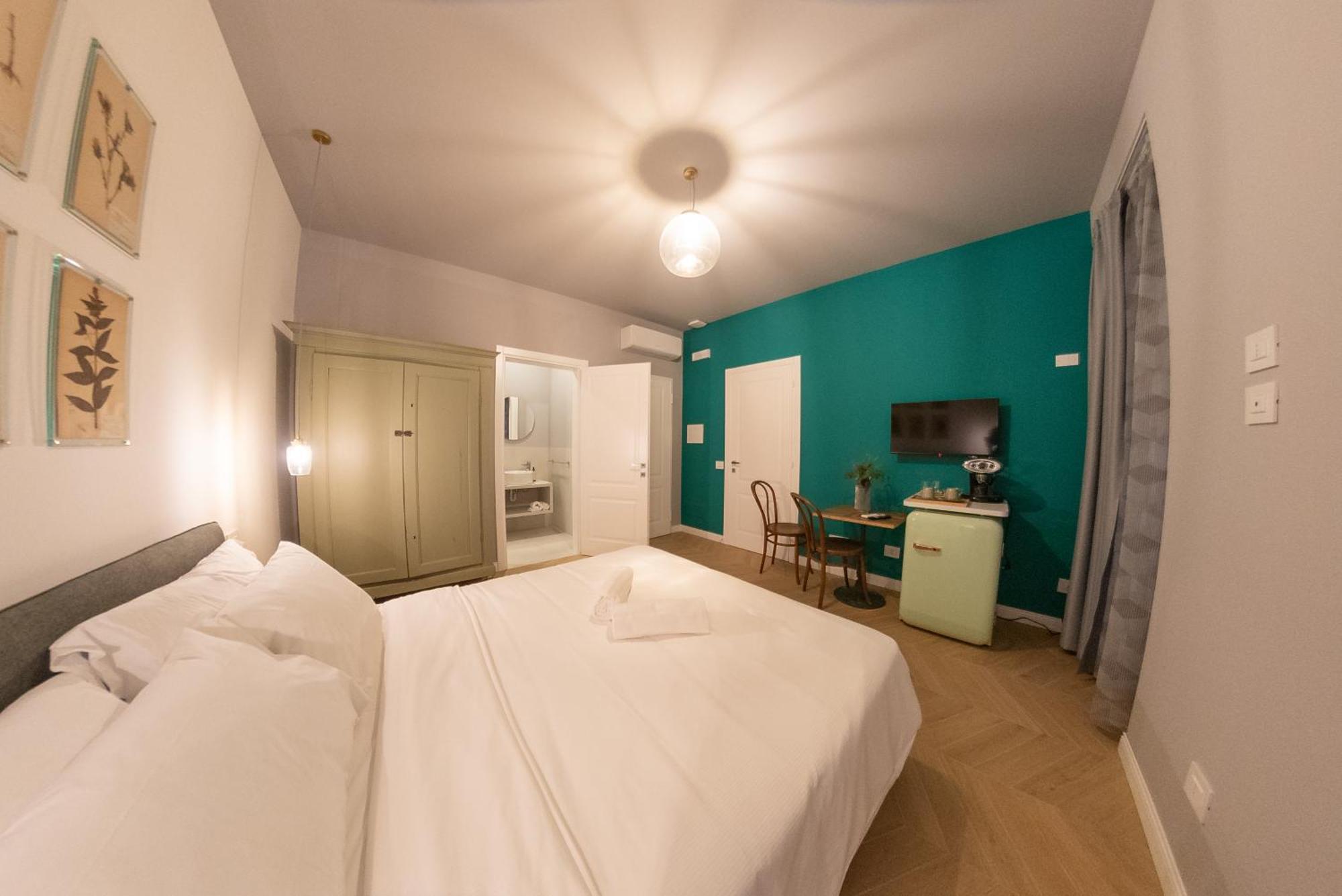 Sophia Boutique Suites Трієст Екстер'єр фото