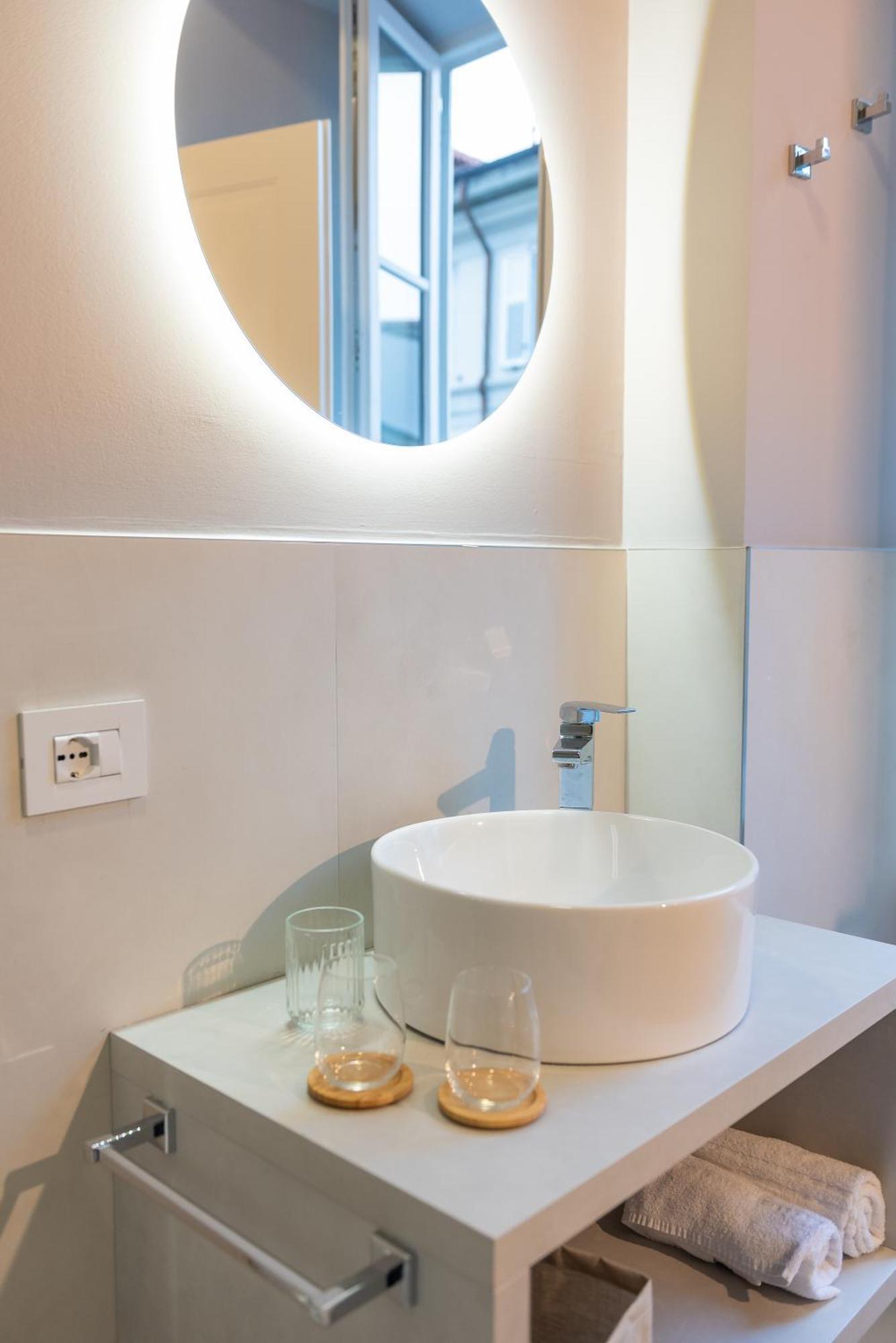 Sophia Boutique Suites Трієст Екстер'єр фото