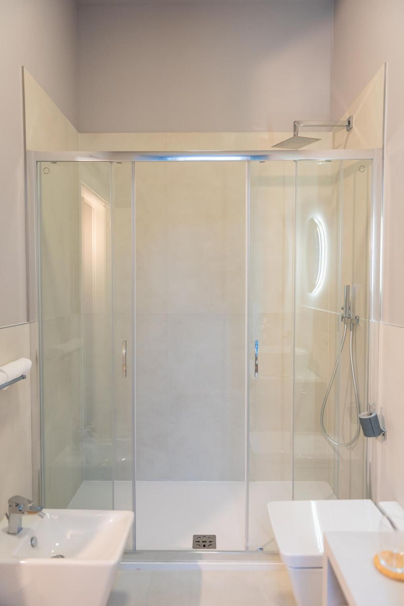 Sophia Boutique Suites Трієст Екстер'єр фото
